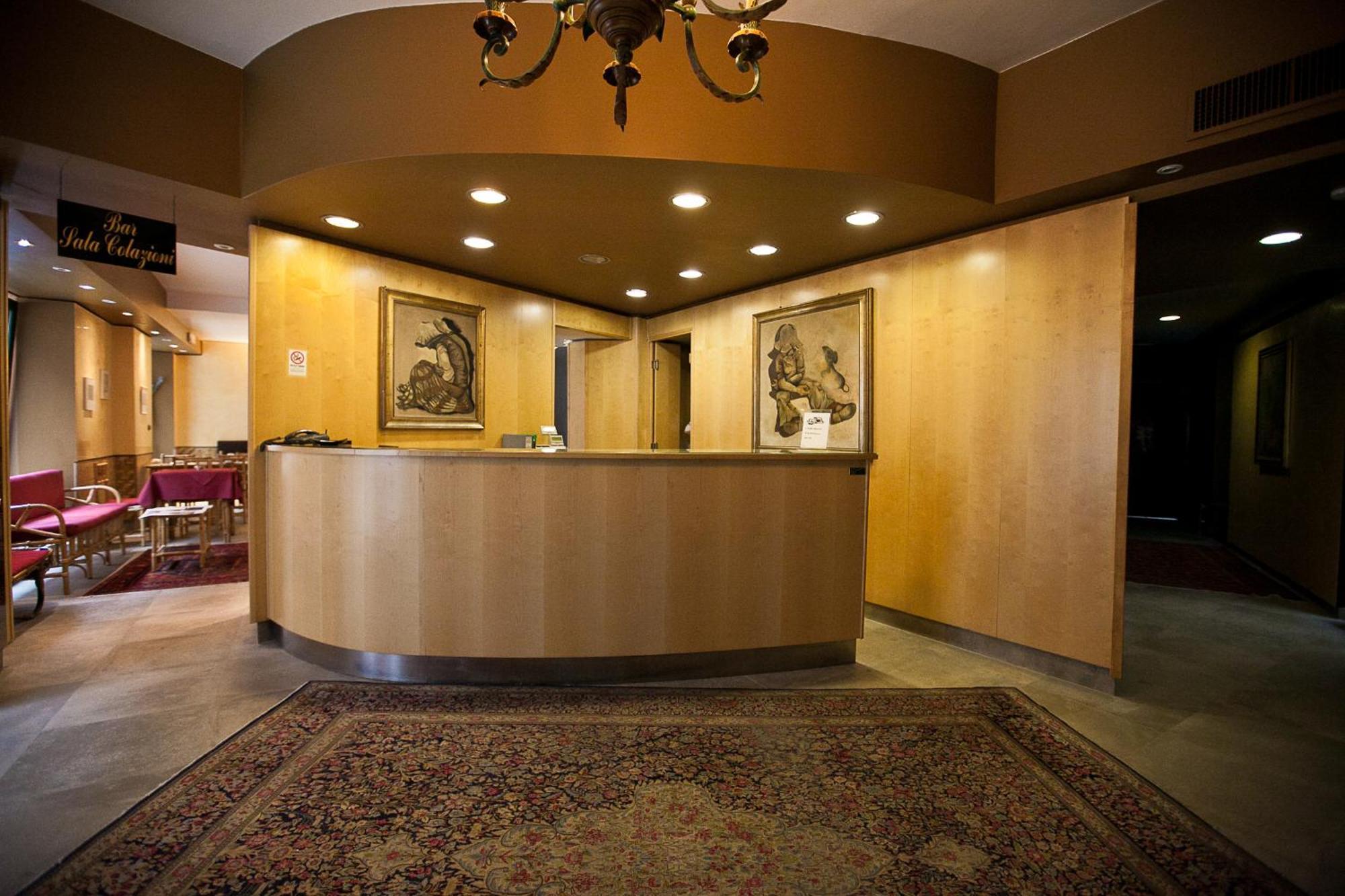 Hotel Rainero Асти Экстерьер фото