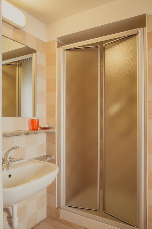 Hotel Rainero Асти Экстерьер фото