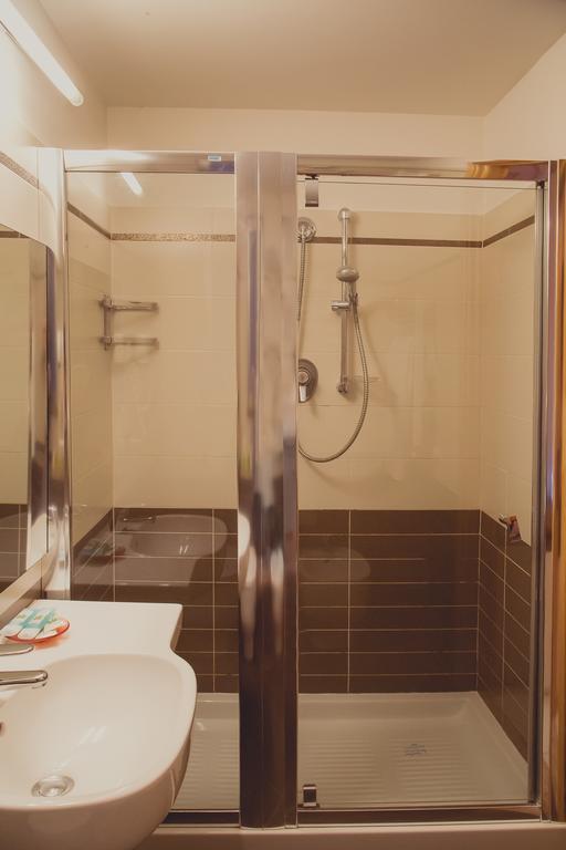 Hotel Rainero Асти Экстерьер фото